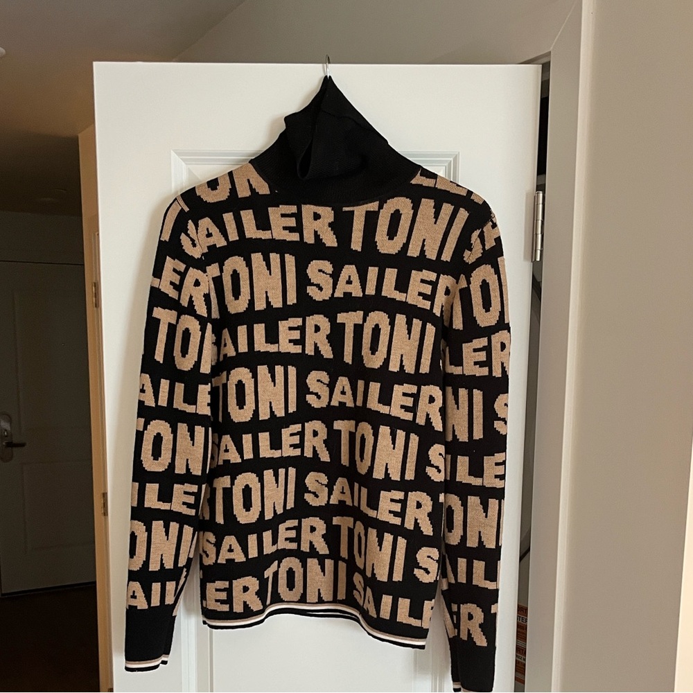 Black and Tan Women's Turtleneck Sweater